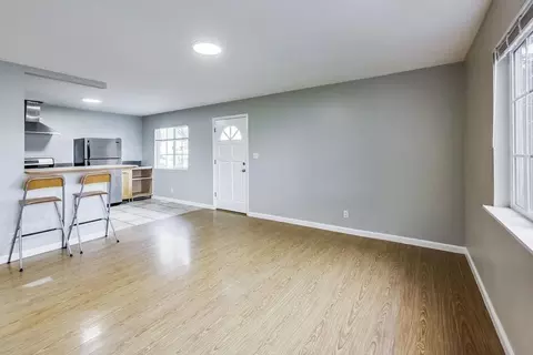 989 Vermont St #04, Oakland, CA 94610
