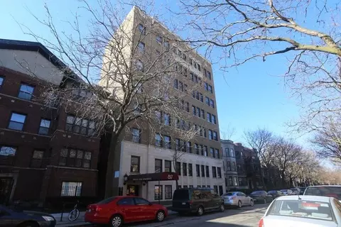 817 W Lakeside Pl #208, Chicago, IL 60640