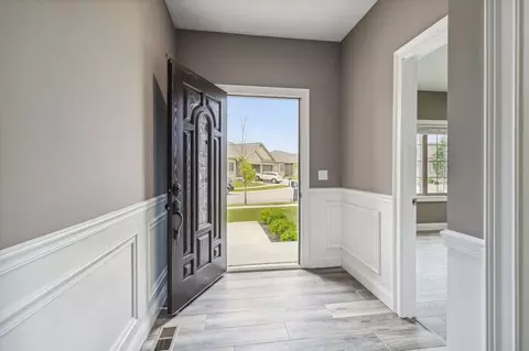 1243 Main Gate Dr, Davison, MI 48423 photo 7