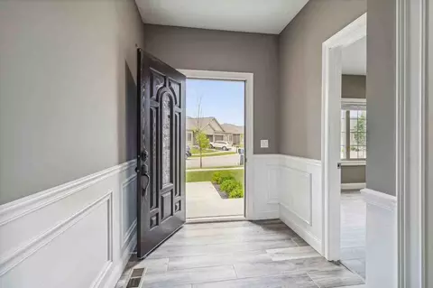 1243 Main Gate Dr, Davison, MI 48423 photo 13