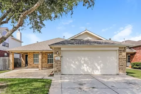 4815 Chase More Dr, Bacliff, TX 77518