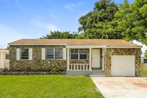 2468 Wiley St, Hollywood, FL 33020
