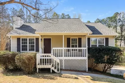28 Doe Ln, Hiram, GA 30141