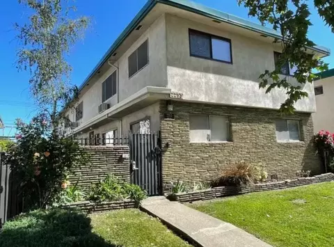 2253 2nd Ave, Sacramento, CA 95818