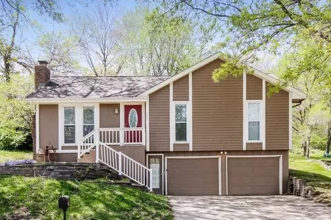 708 Cosby St, Liberty, MO 64068