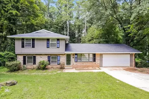 4447 Casco Way NW, Lilburn, GA 30047