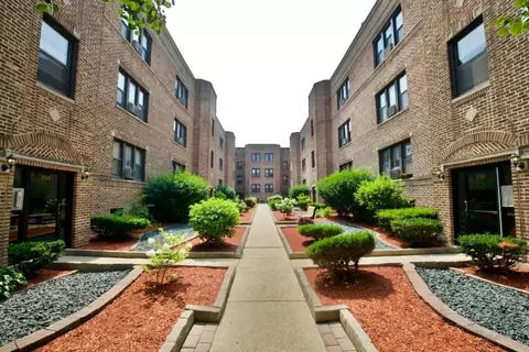 3722 N Pine Grove Ave #3E, Chicago, IL 60613