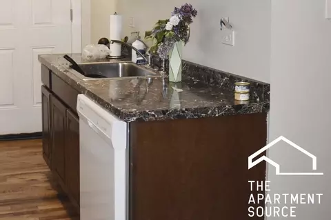 w cornelia ave, Chicago, IL 60657