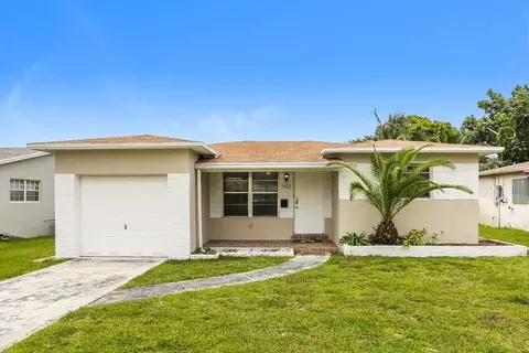 2623 Mayo St, Hollywood, FL 33020