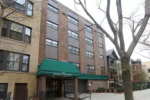 555 W Arlington Pl #305, Chicago, IL 60614