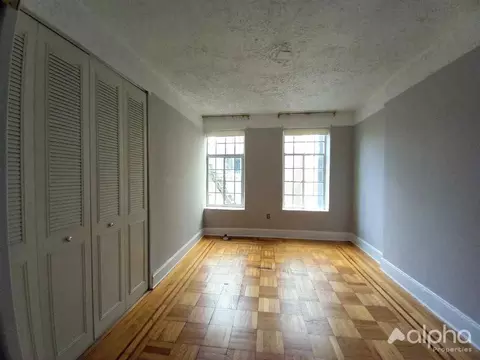 221 E 23rd St #5, New York, NY 10010