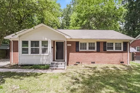 2413 Dora Dr, Charlotte, NC 28215