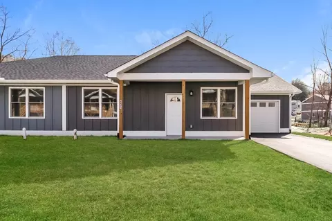 216 Sycamore Cove Ln, Asheville, NC 28803