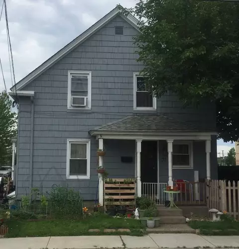 33 Tyler St, Nashua, NH 03060