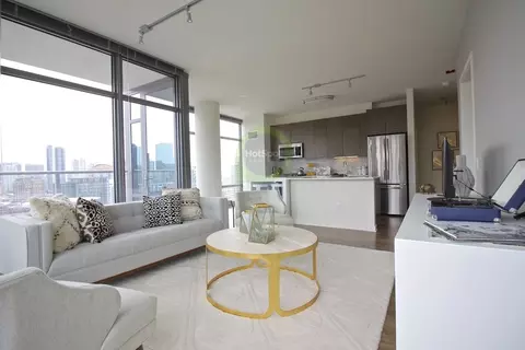 347 W Chestnut St #3-3PH, Chicago, IL 60610