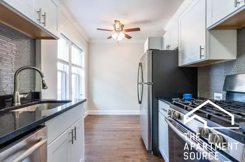 3821 N Greenview Ave #3E, Chicago, IL 60613
