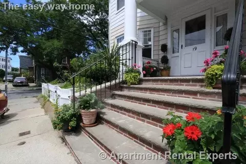 19 Park Ave #2, Medford, MA 02155