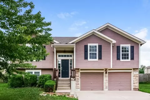515 Hibiscus Dr, Belton, MO 64012