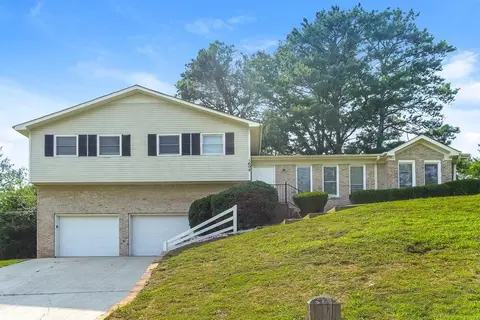 1608 6th St NW, Center Point, AL 35215