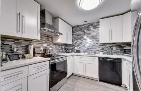 9731 Holly Dr #A101, Everett, WA 98204