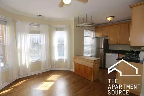 634 W Roscoe St #1S, Chicago, IL 60657