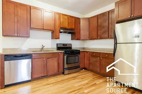3820 N Sheffield Ave #1, Chicago, IL 60613