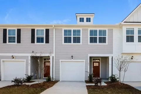 653 Trotters Ln, Moncks Corner, SC 29461