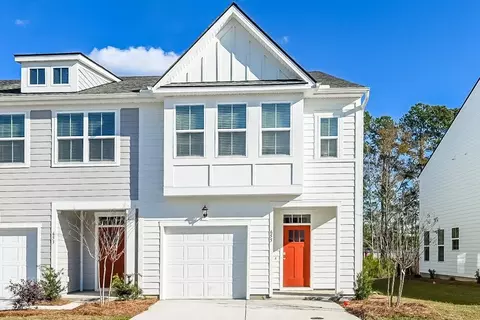 655 Trotters Ln, Moncks Corner, SC 29461