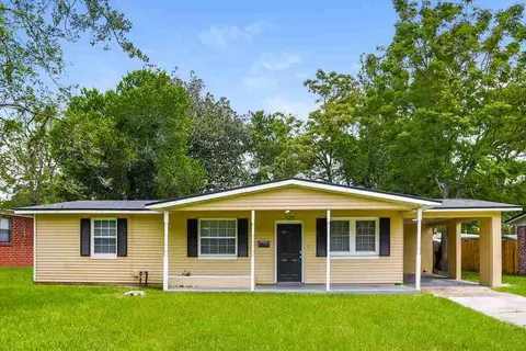 6227 Pine Summit Dr, Jacksonville, FL 32211