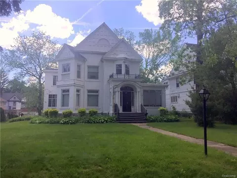 72 Franklin Blvd, Pontiac, MI 48341