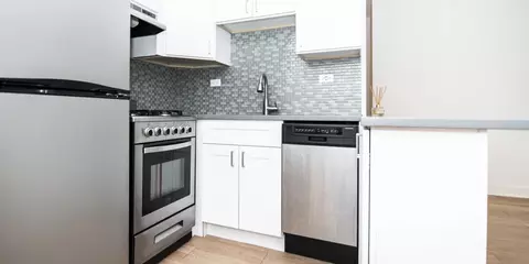 511 W Belmont Ave #38, Chicago, IL 60657