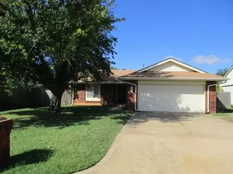 301 N Morgan Dr, Moore, OK 73160