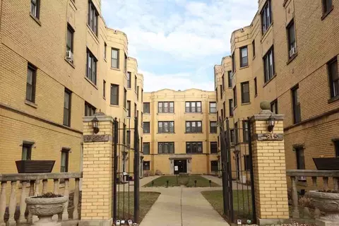 3815 N Greenview Ave #1E, Chicago, IL 60613