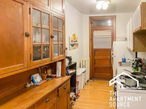 1480 W Byron St #1, Chicago, IL 60613