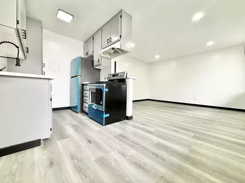 8204 Langdon Ave #34, Los Angeles, CA 91406
