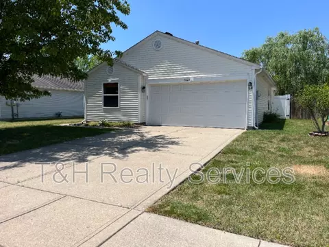 8620 Bluff Point Dr, Indianapolis, IN 46113