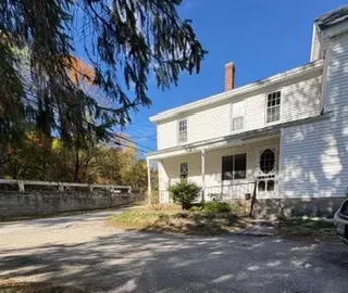 891 Mammoth Rd #A, Manchester, NH 03104