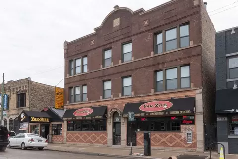 3710 N Clark St #3, Chicago, IL 60613