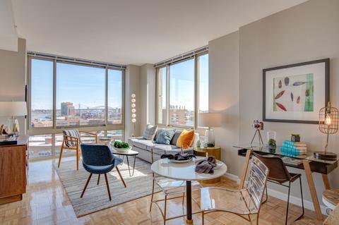 885 Main St #6B, New York, NY 10044