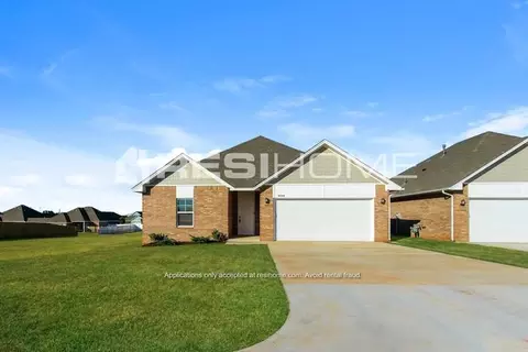 8131 Lakeside Dr # A, Edmond, OK 73034