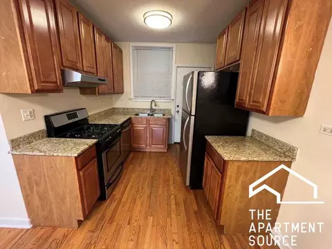 4450 W Gunnison St #2C, Chicago, IL 60630