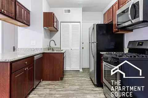 3708 N Sheffield Ave #207, Chicago, IL 60613