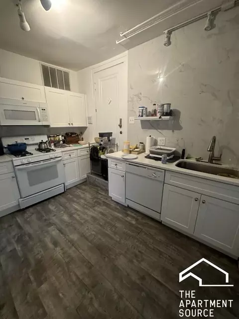 2724 W Logan Blvd #GDN, Chicago, IL 60647
