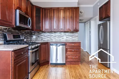 2112 W Division St #2R, Chicago, IL 60622