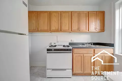 6348 13th St #B12, Berwyn, IL 60402