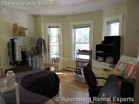 279 Pearl St #1r, Cambridge, MA 02139