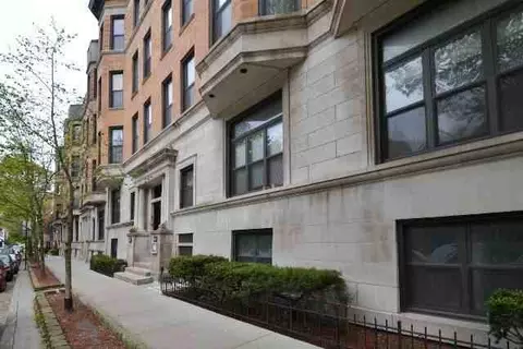 639 W Oakdale Ave #GR, Chicago, IL 60657