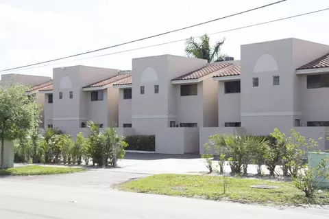 223 SE 11th Ave #B, Pompano Beach, FL 33060