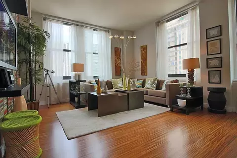 63 E Lake St #2-2, Chicago, IL 60601