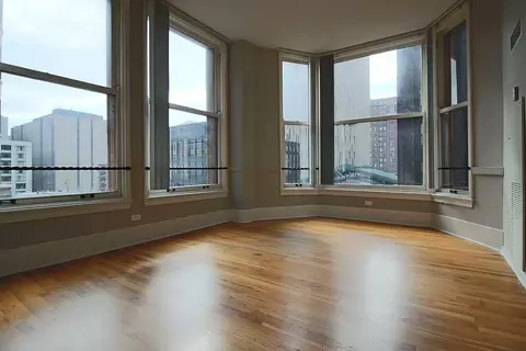 343 S Dearborn St #2-2-5, Chicago, IL 60604
